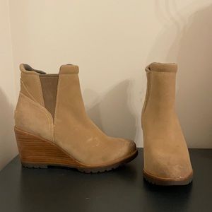 Sorel wedge boots